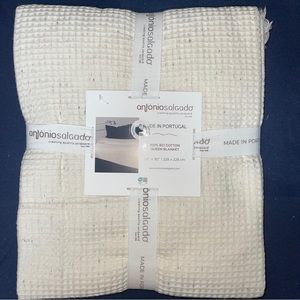 Antonio Salgado Queen 90x 90”Oatmeal Blanket BCI Cotton Matellasse Made Portugal